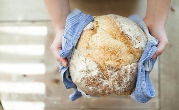 Ha így tárolod a kenyeret, friss és puha marad