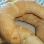 Ropogós héjú, igazi kifli készítése otthon - Recept